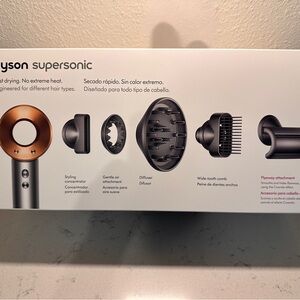DYSON SUPERSONIC Hair Dryer with 5 Attachments - NEW